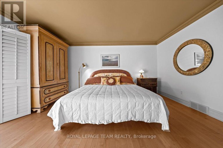 28557044/14-27-forsyth-lane/crystal-beach/ottawa/ontario/K2H9H2_27