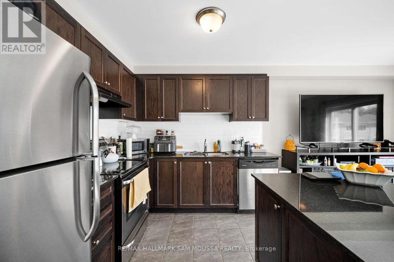 28482187/111-santolina-street/stittsville-north/ottawa/ontario/K2S0W9_12