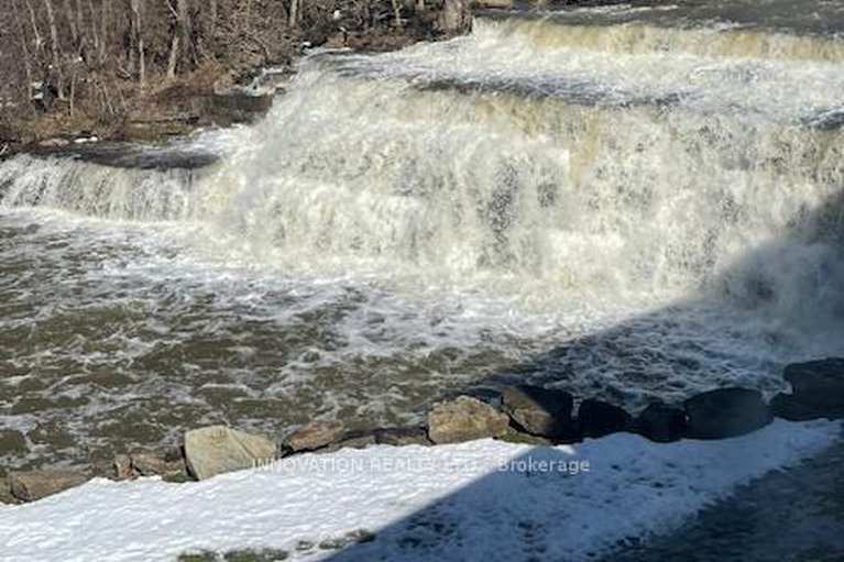 29247495/319-1-rosamond-street-e/almonte/mississippi-mills/ontario/K0A1A0_36