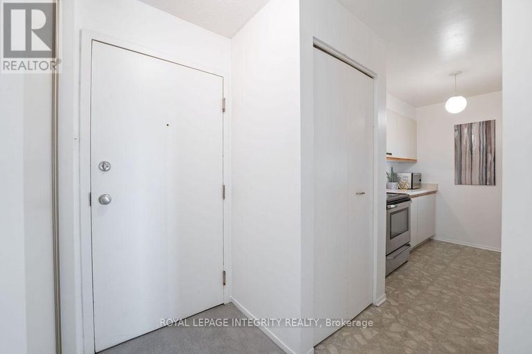 28876119/206-212-viewmount-drive/borden-farmstewart-farmcarleton-heightsparkwood-hills/ottawa/ontario/K2E7X2_21