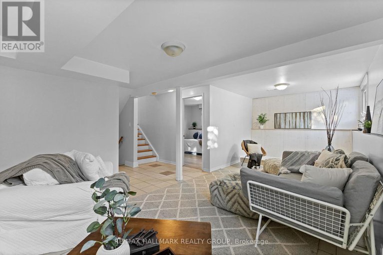 29176561/2155-monson-crescent/beacon-hill-north/ottawa/ontario/K1J6A7_22