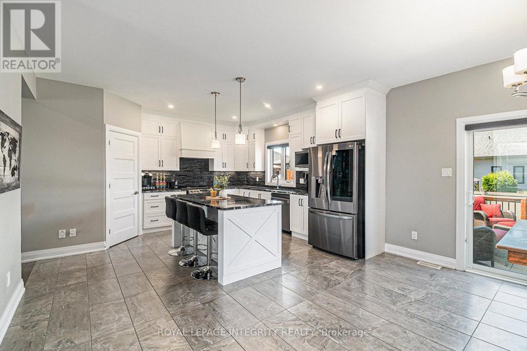 28646652/153-lyon-street/embrun/russell/ontario/K0A1W0_11