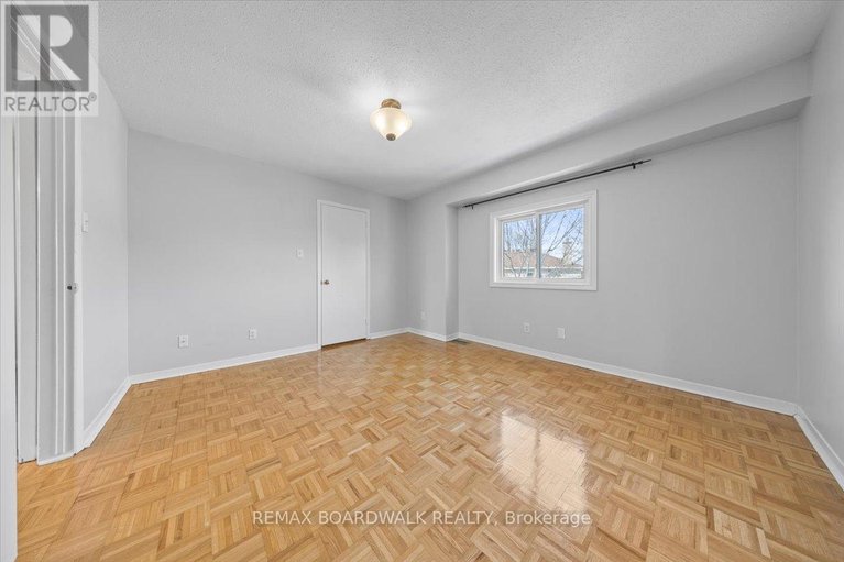 29445162/1513-thurlow-street/fallingbrookridgemount/ottawa/ontario/K4A2K9_66