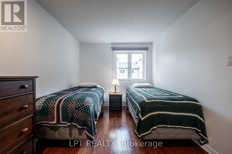 28831575/491-valade-crescent/fallingbrookpineridge/ottawa/ontario/K4A2W6_38