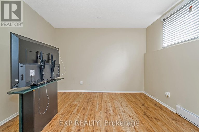 28553962/12-2610-draper-avenue/redwood-park/ottawa/ontario/K2H8X8_15