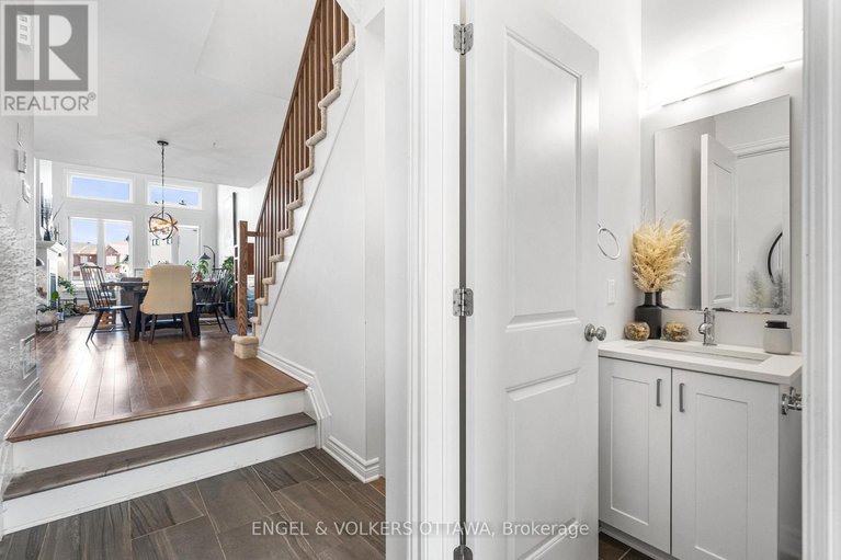 29589198/740-miikana-road/blossom-parkkemp-parkfindlay-creek/ottawa/ontario/K1X0H6_23