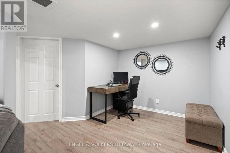 29413886/166-lily-pond-street/emerald-meadowstrailwest/ottawa/ontario/K2M0J5_28