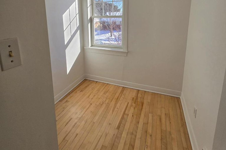 29378694/1305-kingston-avenue/carlington/ottawa/ontario/K1Z8K9_21