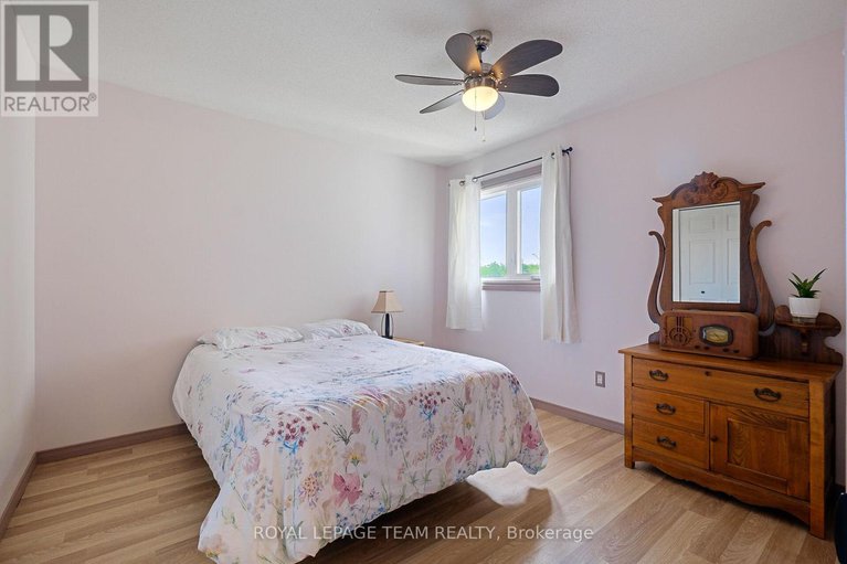 28526428/50-rowe-drive/katimavik/ottawa/ontario/K2L3Y7_23