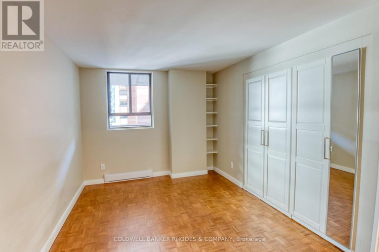 28904889/301-475-laurier-avenue-w/ottawa-centre/ottawa/ontario/K1R7X1_16