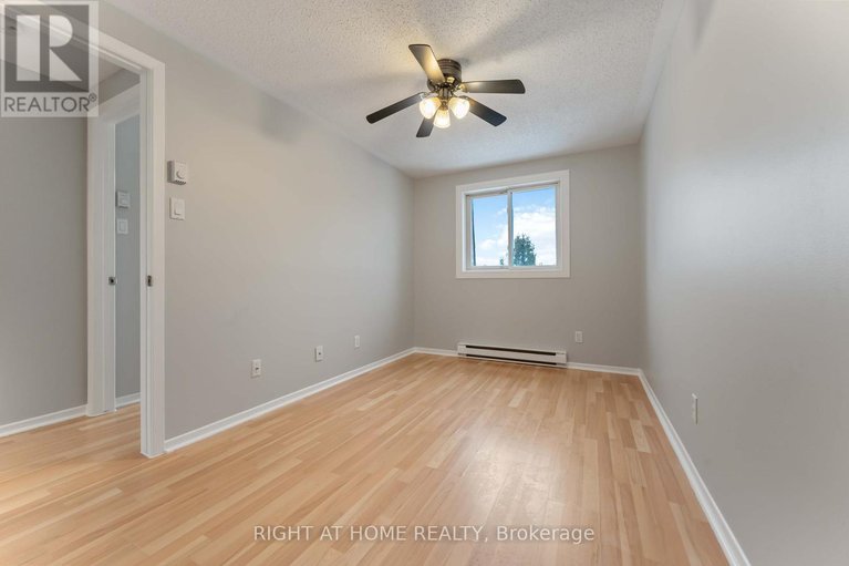 29240371/25b-bertona-street/craig-henrywoodvale/ottawa/ontario/K2G4G7_24