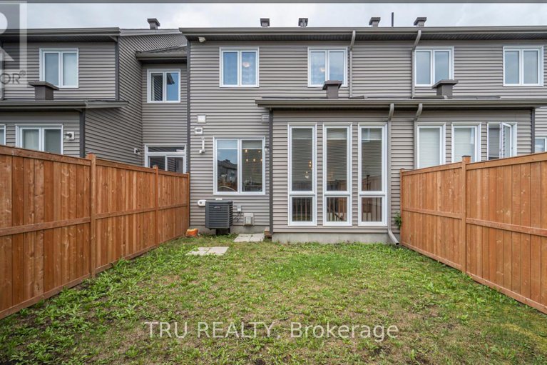 29338433/130-eric-maloney-way/blossom-parkkemp-parkfindlay-creek/ottawa/ontario/K1T0R1_40