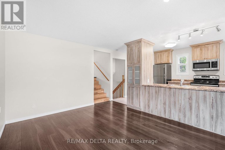 28617212/68-boyd-street/vankleek-hill/champlain/ontario/K0B1R0_9