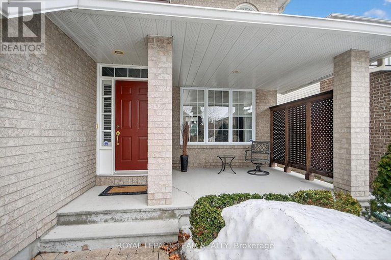 29471661/3113-apple-hill-drive-s/upper-hunt-club/ottawa/ontario/K1T3Z2_3