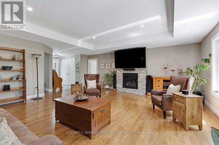 28759798/22-rideau-crossing-crescent/north-grenville-twp-kemptville-east/north-grenville/ontario/K0G1J0_11