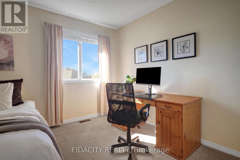 28952886/83-manhattan-crescent/central-park/ottawa/ontario/K2C4B8_14