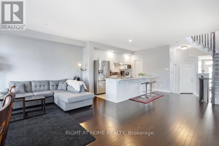 29632648/895-antonio-farley-street/camelot/ottawa/ontario/K1K2Z1_13