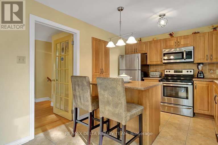 29187957/6096-meadowhill-crescent/chapel-hill/ottawa/ontario/K1C5R8_12