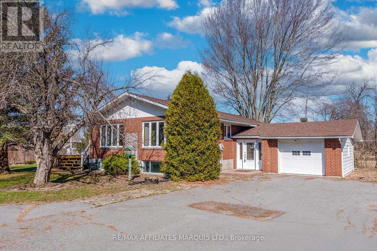 28215114/10984-county-rd-2-road/iroquois/south-dundas/ontario/K0E1K0_1