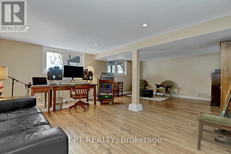 29427197/1771-mcmaster-avenue/urbandale-acres/ottawa/ontario/K1H6R7_28