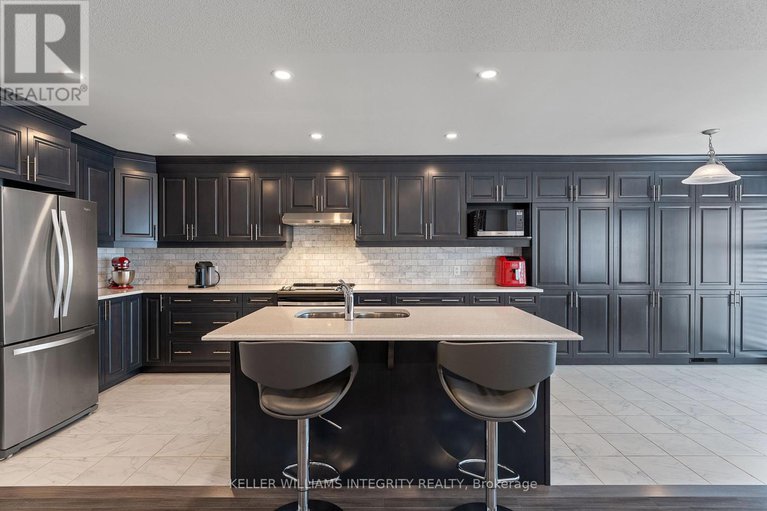 28418654/322-lipizzaner-street/stittsville-south/ottawa/ontario/K2S0X9_2