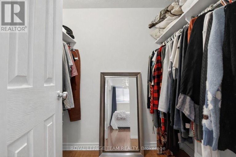 29588178/130a-lindenshade-drive/strandherd/ottawa/ontario/K2J5R5_21