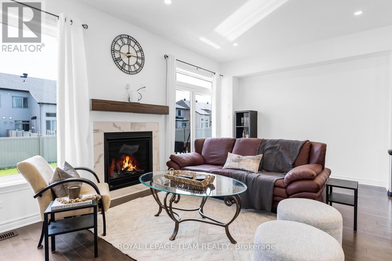 28517171/393-cornice-st-street/mer-bleuebradley-estatesanderson-park/ottawa/ontario/K1W0P6_3