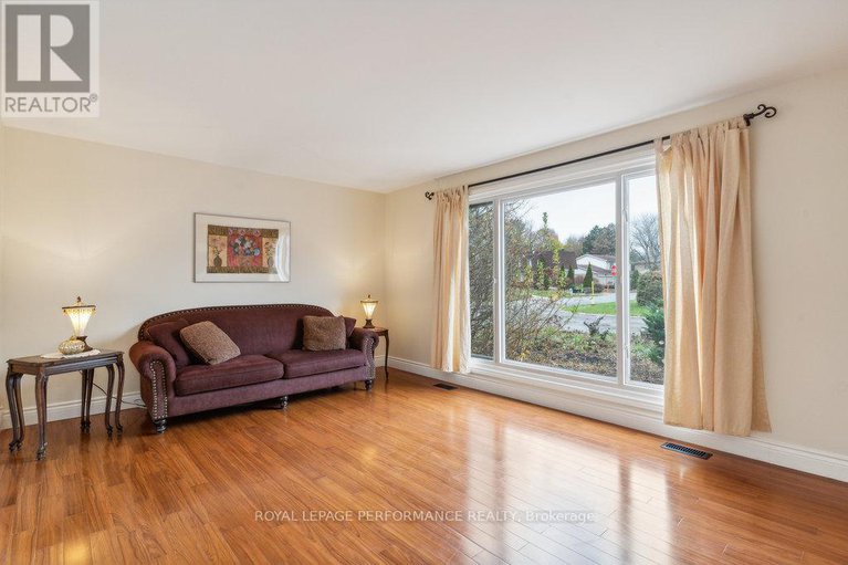 28666531/1932-marquis-avenue/beaconwood/ottawa/ontario/K1J8J2_10