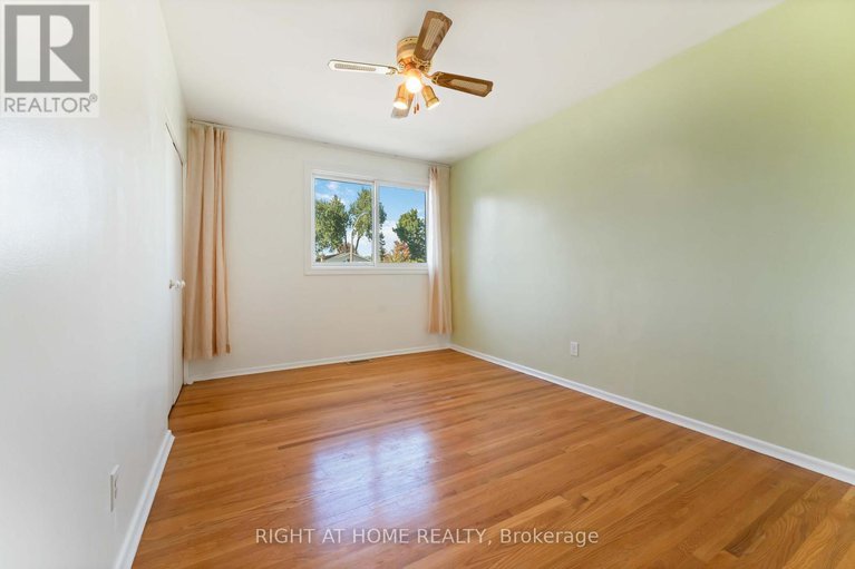 29245177/2221-circle-place/elmvale-acresurbandale/ottawa/ontario/K1G3E2_26