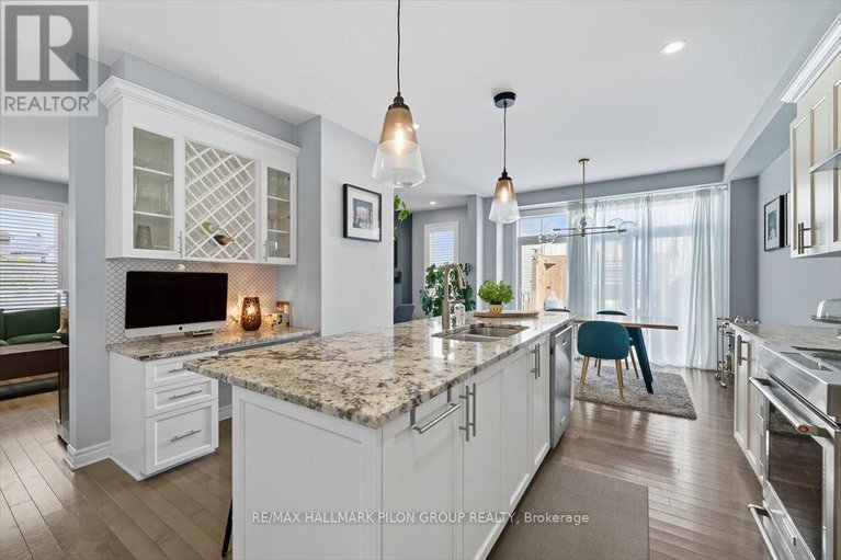 28956956/200-enclave-walk/mer-bleuebradley-estatesanderson-park/ottawa/ontario/K1W0J4_7
