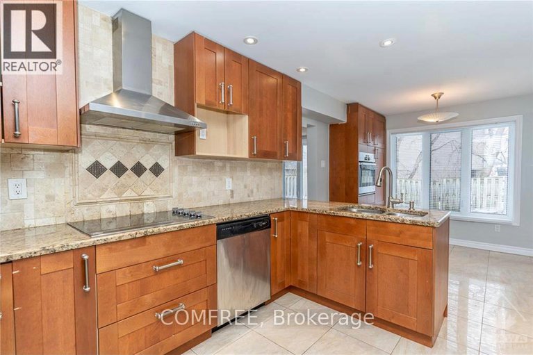 28722472/152-twyford-street/hunt-club/ottawa/ontario/K1V0V7_12