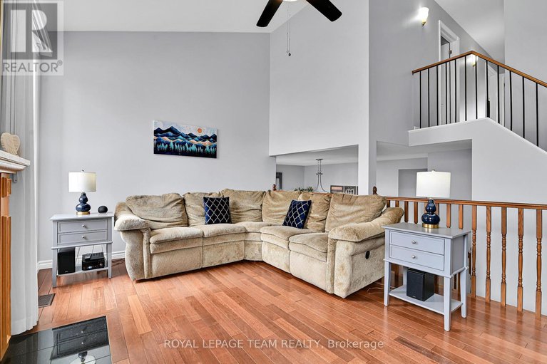 28179012/1728-smithers-crescent/chateauneuf/ottawa/ontario/K1C4X2_15