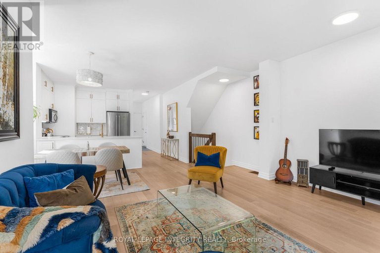 28878619/h-17-melrose-avenue-n/hintonburg/ottawa/ontario/K1Y1T8_17