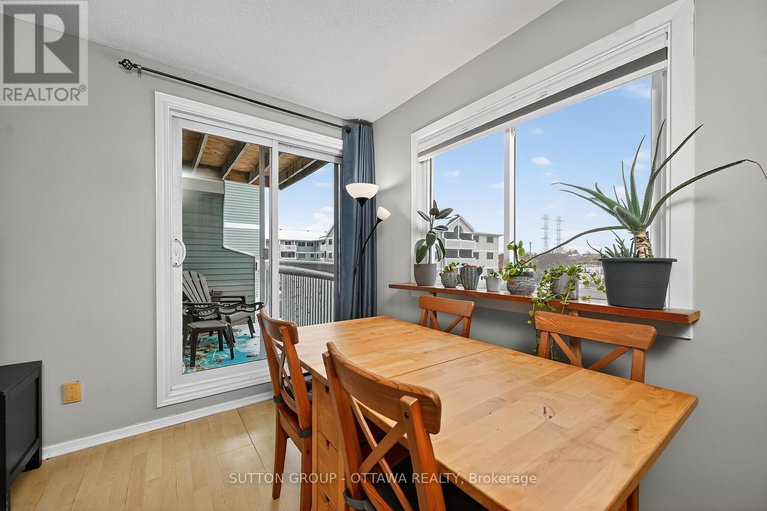 29217900/317-214-viewmount-drive/borden-farmstewart-farmcarleton-heightsparkwood-hills/ottawa/ontario/K2E7X3_10