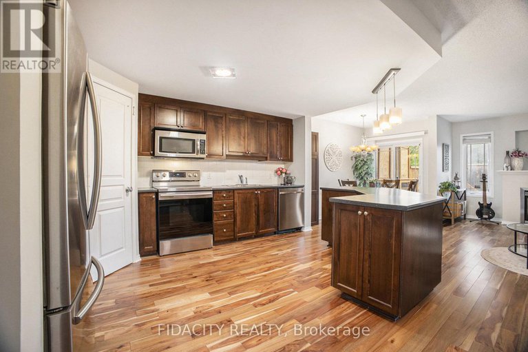28418816/1493-carronbridge-circle/emerald-meadowstrailwest/ottawa/ontario/K2M0G7_4
