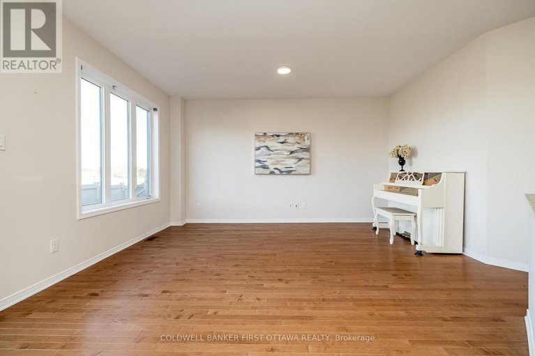 29025241/505-radiant-private/emerald-meadowstrailwest/ottawa/ontario/K2M0M9_7