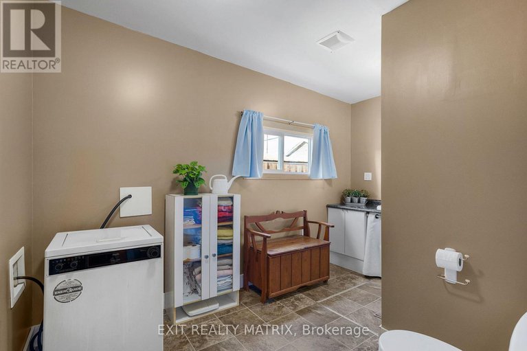29015888/17-victoria-street-w/alexandria/north-glengarry/ontario/K0C1A0_17