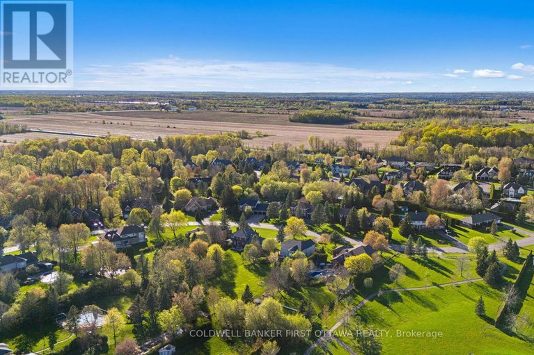 28399628/1379-potter-drive/manotick-village-manotick-estates/ottawa/ontario/K4M1C3_46