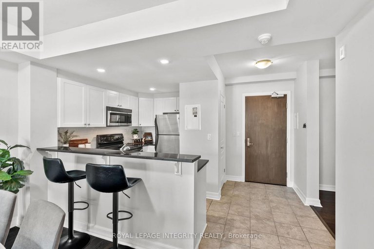 29160296/309-200-besserer-street-n/sandy-hill/ottawa/ontario/K1N0A7_14