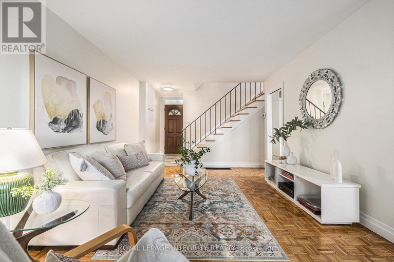 29047086/47-jansen-road/sheahan-estatestrend-village/ottawa/ontario/K2H5W6_9