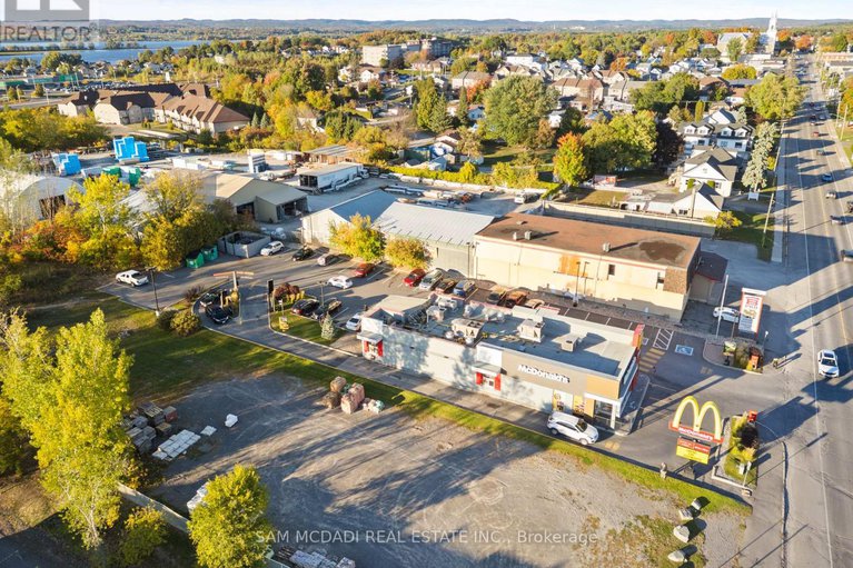 29397949/2709-laurier-street/town-of-rockland/clarence-rockland/ontario/K4K1A3_34