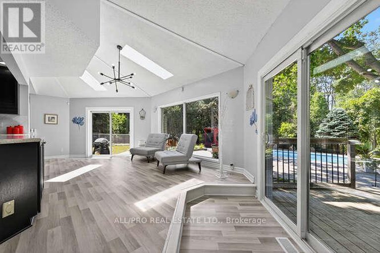 28721991/1144-rideau-bend-crescent/manotick-east-to-manotick-station/ottawa/ontario/K4M1B5_17