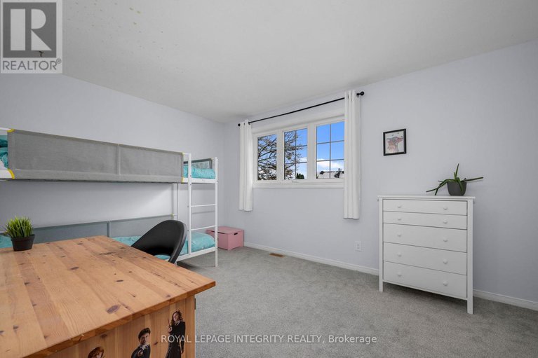 29119539/268-mceachern-crescent/bilberry-creekqueenswood-heights/ottawa/ontario/K1E3K5_26