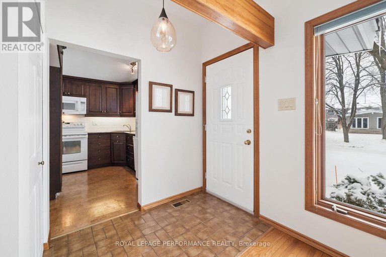 29578731/1989-michigan-avenue/urbandale-acres/ottawa/ontario/K1H6Y1_4