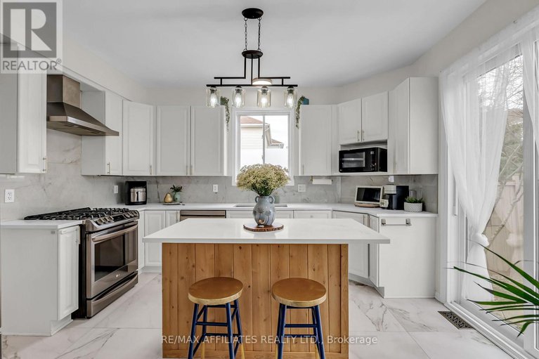 28425809/34-catterick-crescent/morgans-grantsouth-march/ottawa/ontario/K2K3M5_13