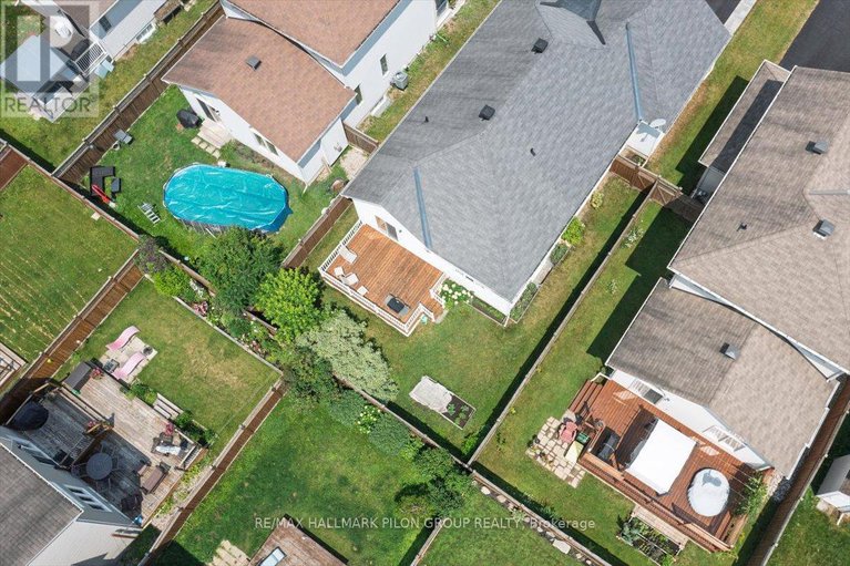 28557335/128-topaze-crescent/town-of-rockland/clarence-rockland/ontario/K4K0E3_23