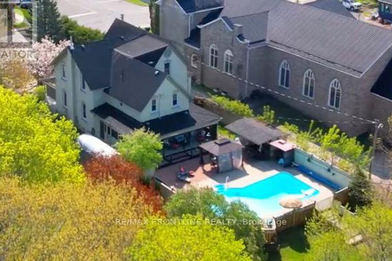 29431396/2-george-street-n/smiths-falls/smiths-falls/ontario/K7A1X9_36