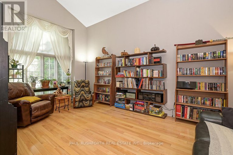 28886190/6351-viseneau-drive/chateauneuf/ottawa/ontario/K1C2G8_5