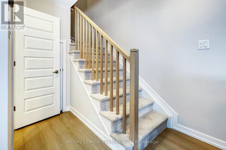 29460299/241-david-lewis-private/avalon-west/ottawa/ontario/K4A5S7_12