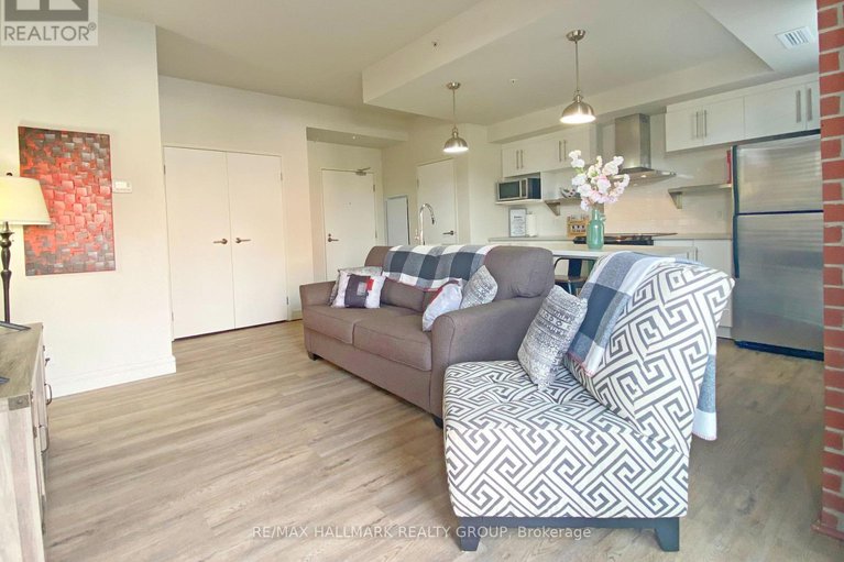 29118510/208-555-anand-private/riverside-park-south/ottawa/ontario/K1V2R7_14